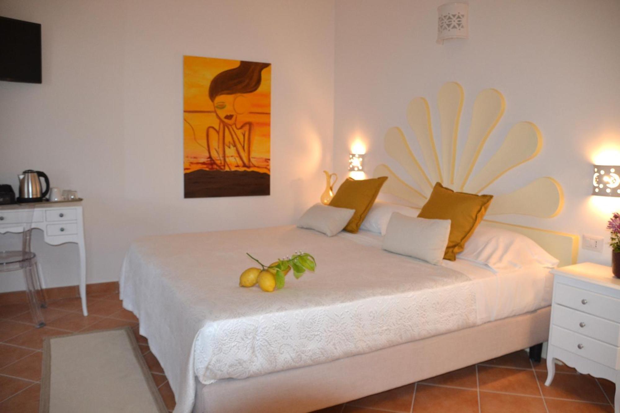 Villa Santa Chiara Positano Suites Exterior photo