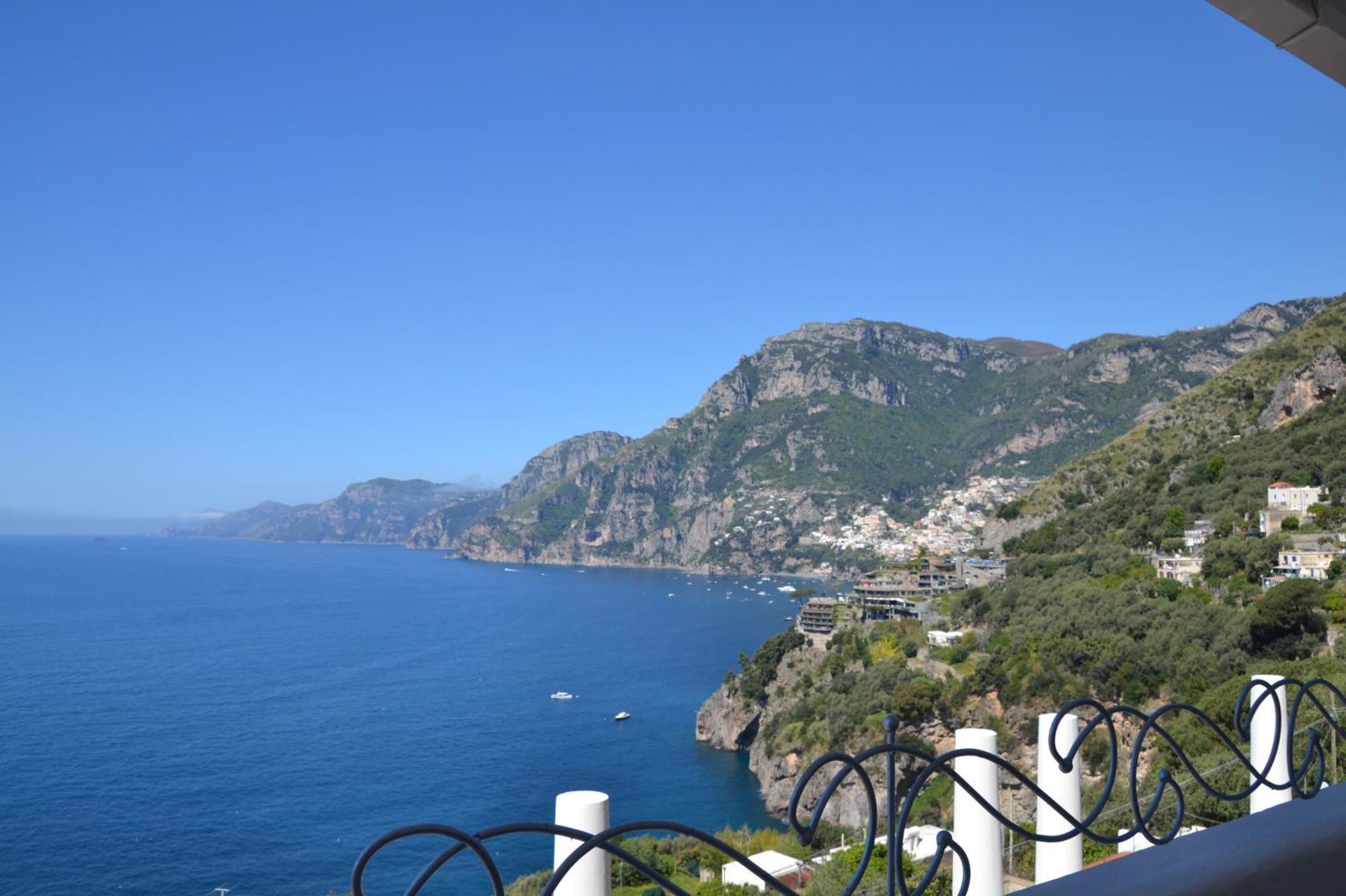 Villa Santa Chiara Positano Suites Exterior photo