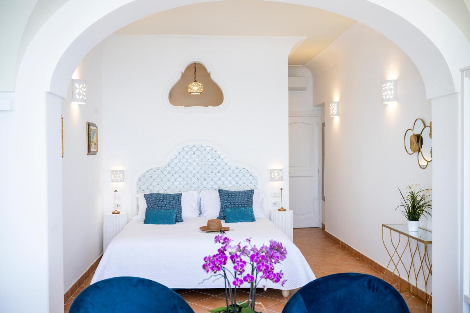 Villa Santa Chiara Positano Suites Exterior photo
